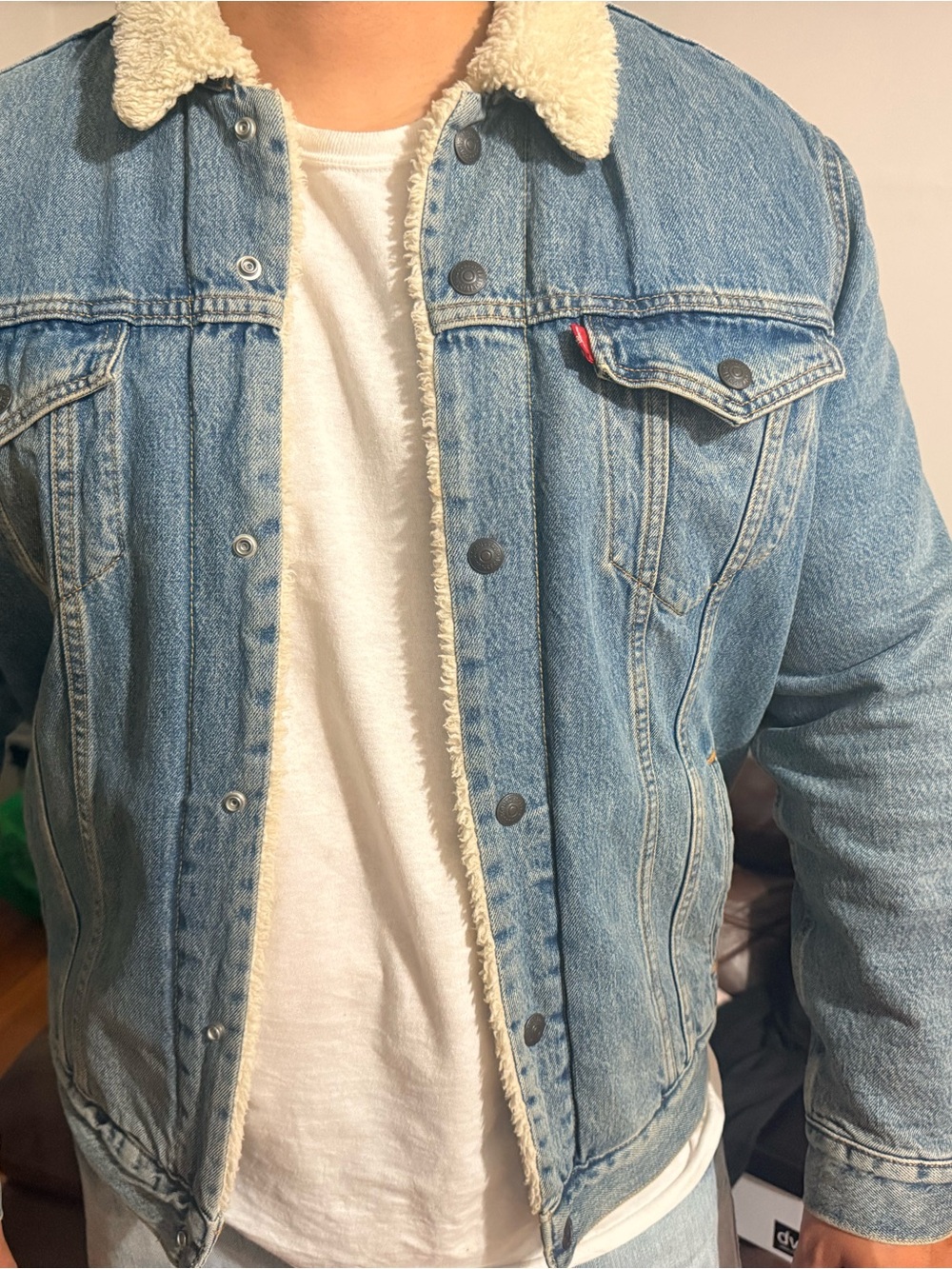 Levi’s Men's Light Blue Sherpa-Lined Denim Jacket-Extra Large-Great conditions.